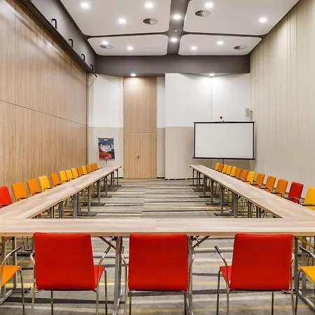 Park By Radisson & Ξενοδοχείο 4*