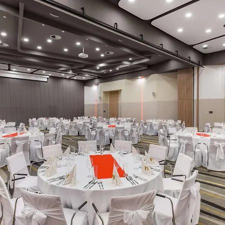 Ξενοδοχείο Park By Radisson & 4*