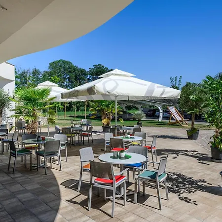 Park By Radisson & 酒店 4*