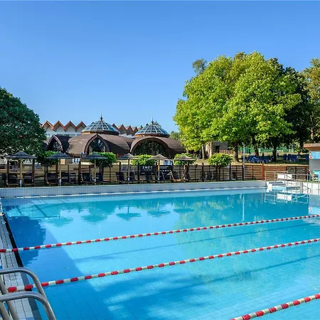 Park By Radisson & Ξενοδοχείο 4*