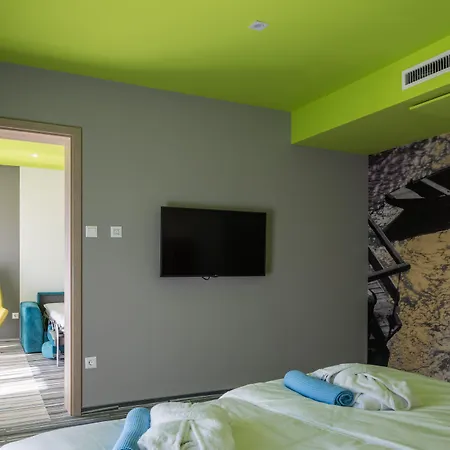 Park By Radisson & 4*