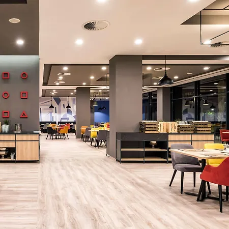 Park By Radisson & 4*