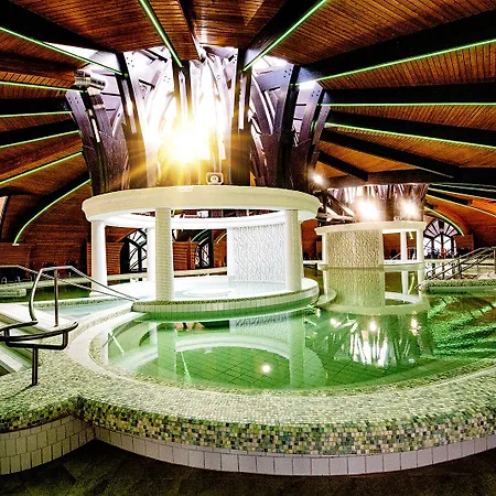 Park By Radisson & 4*