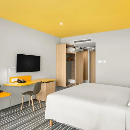 Park By Radisson & فندق