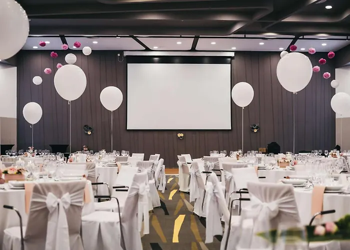 Park By Radisson & 4*